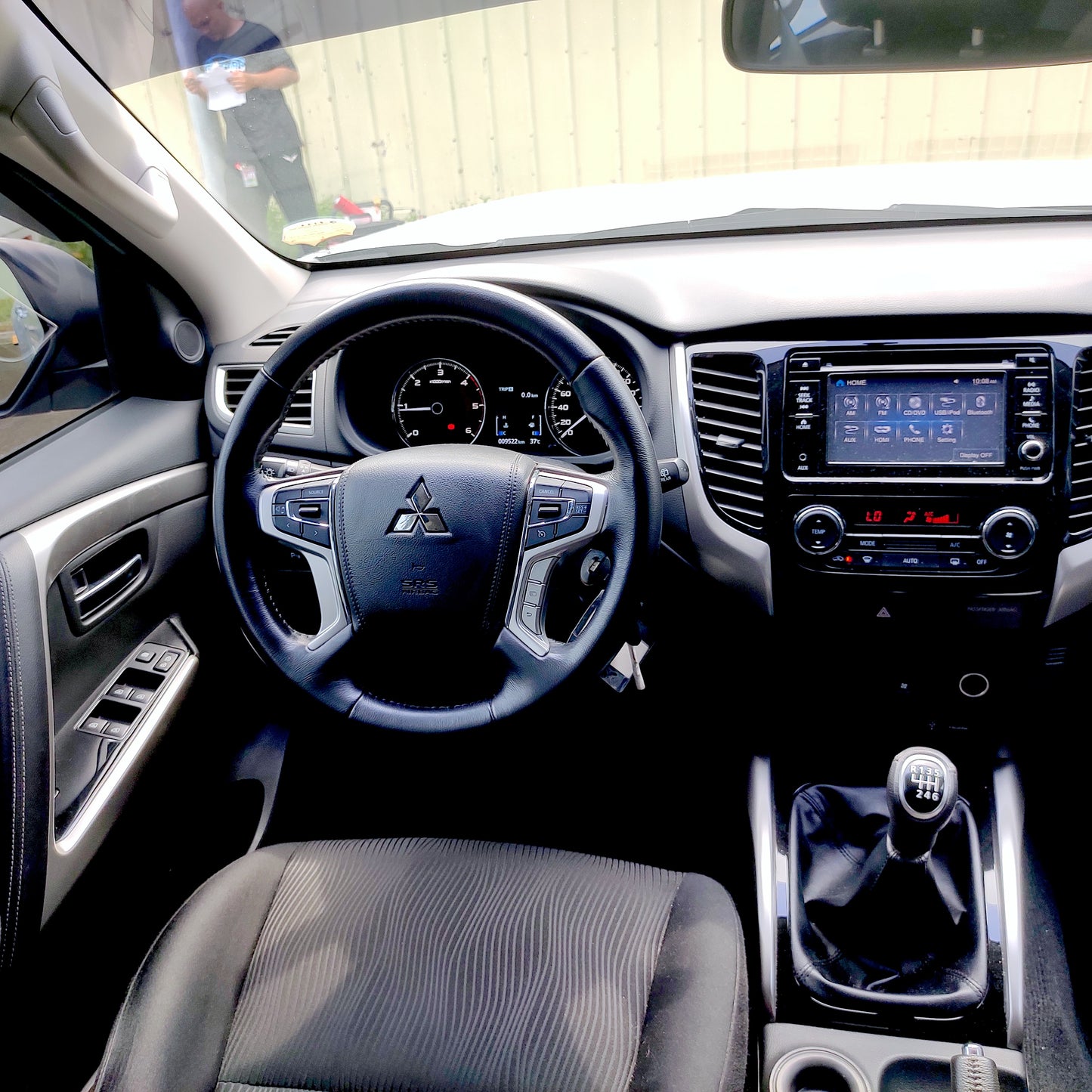2022 Mitsubishi Montero Sport GLX 4x2 2.4D, M/T, DSL