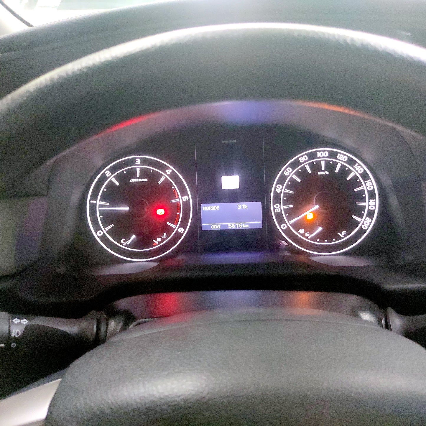 2023 Toyota Innova 2.8 E A/T DSL