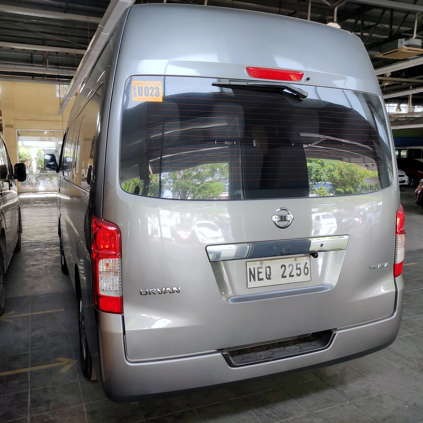 2022 Nissan Urvan NV350 Premium 2.5L, M/T, DSL 76Tkms