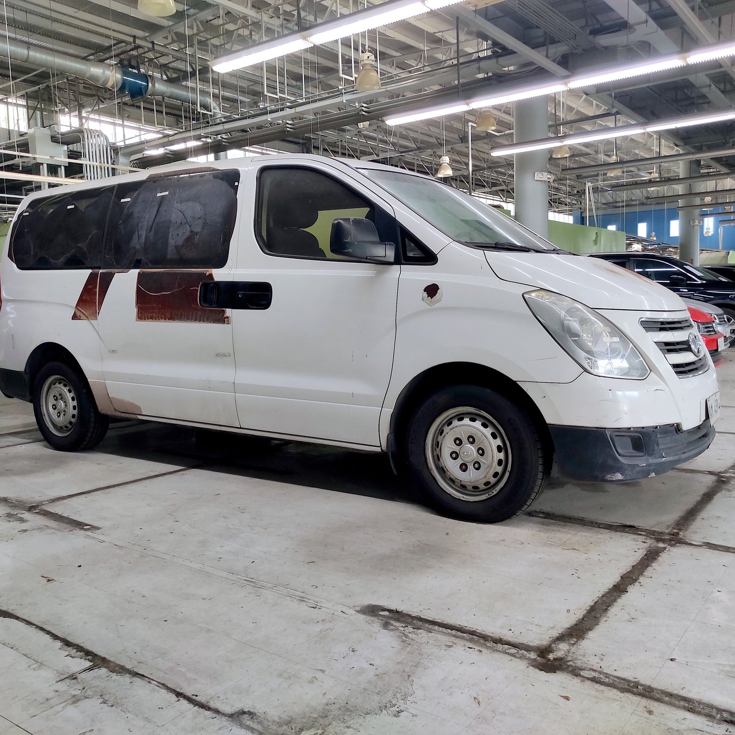 2017 Hyundai Grand Starex 2.5 GL 2 Str, M/T, DSL 156T