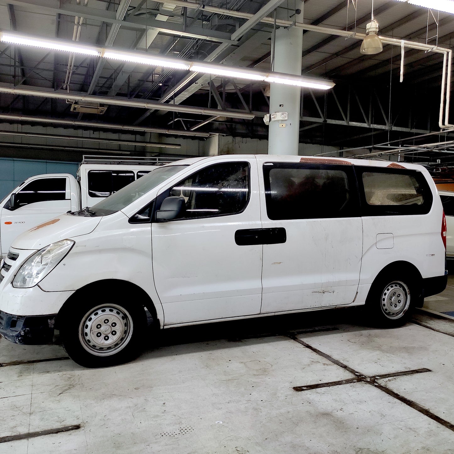 2017 Hyundai Grand Starex 2.5 GL 2 Str, M/T, DSL 156T