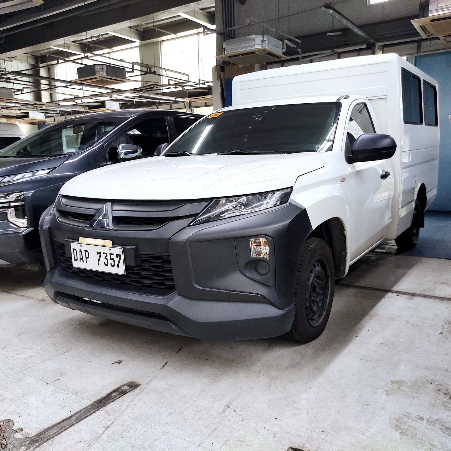 2022 Mitsubishi Strada C/C2.5 2WD with FB Body Dual A/C, M/T, DSL 38T