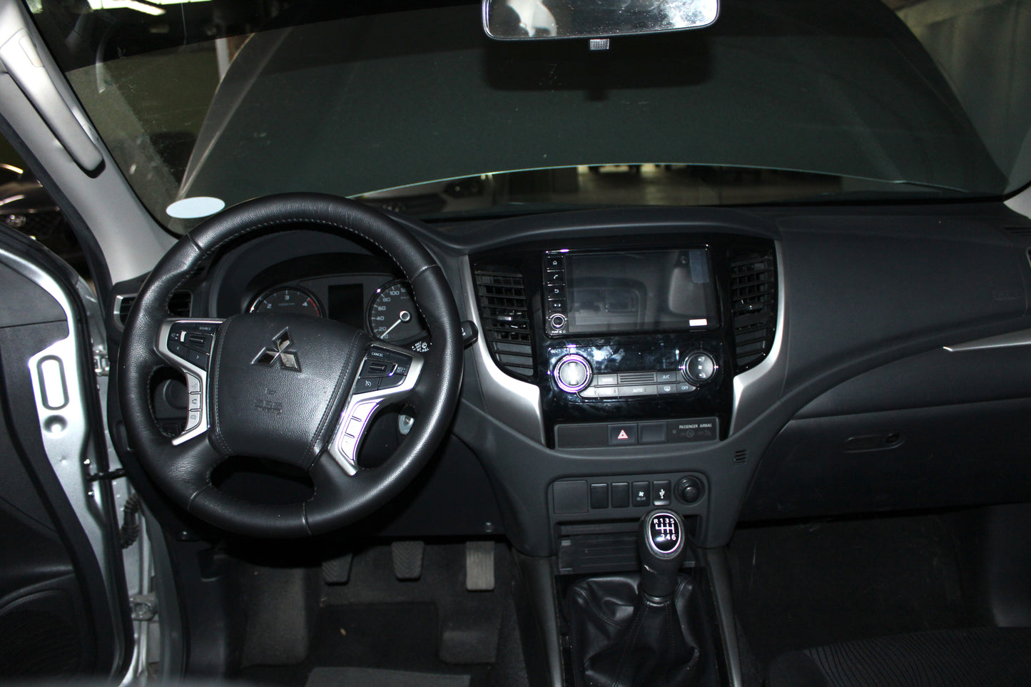 2023 Mitsubishi Montero Sport GLX 4x2 2.4D, MT, DSL 13T