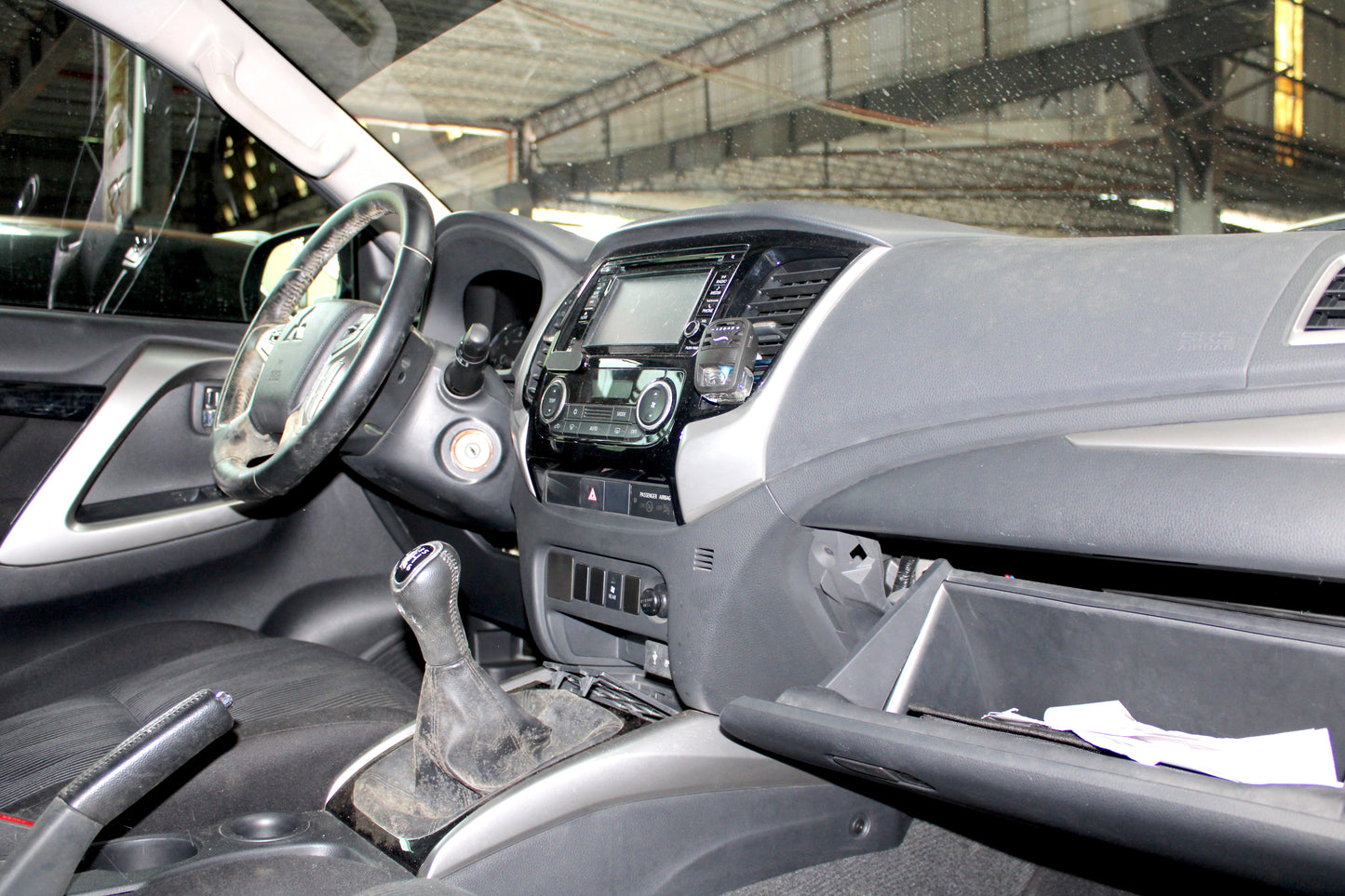 2019 Mitsubishi Montero Sport GLX 2.4D 2WD, MT, DSL, 13T