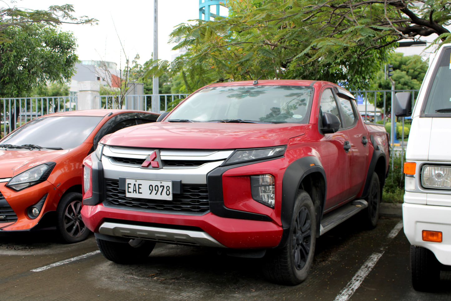 2020 Mitsubishi Strada GLS 4x2 2.4D, MT, DSL 88T