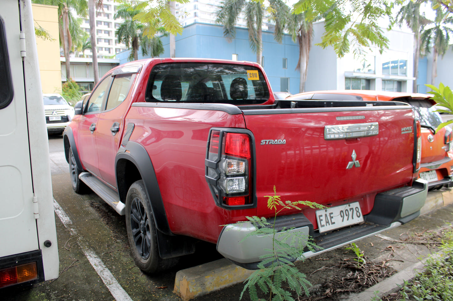2020 Mitsubishi Strada GLS 4x2 2.4D, MT, DSL 88T