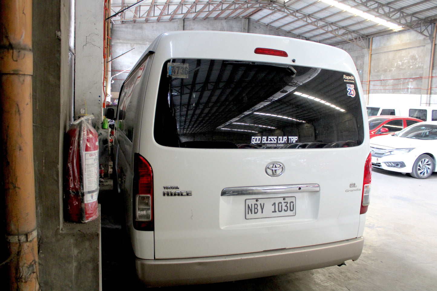 2017 Toyota Hi-Ace GL Grandia, M/T, Diesel, 301k
