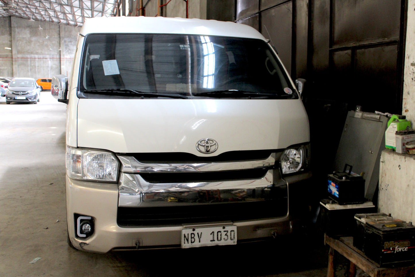 2017 Toyota Hi-Ace GL Grandia, M/T, Diesel, 301k