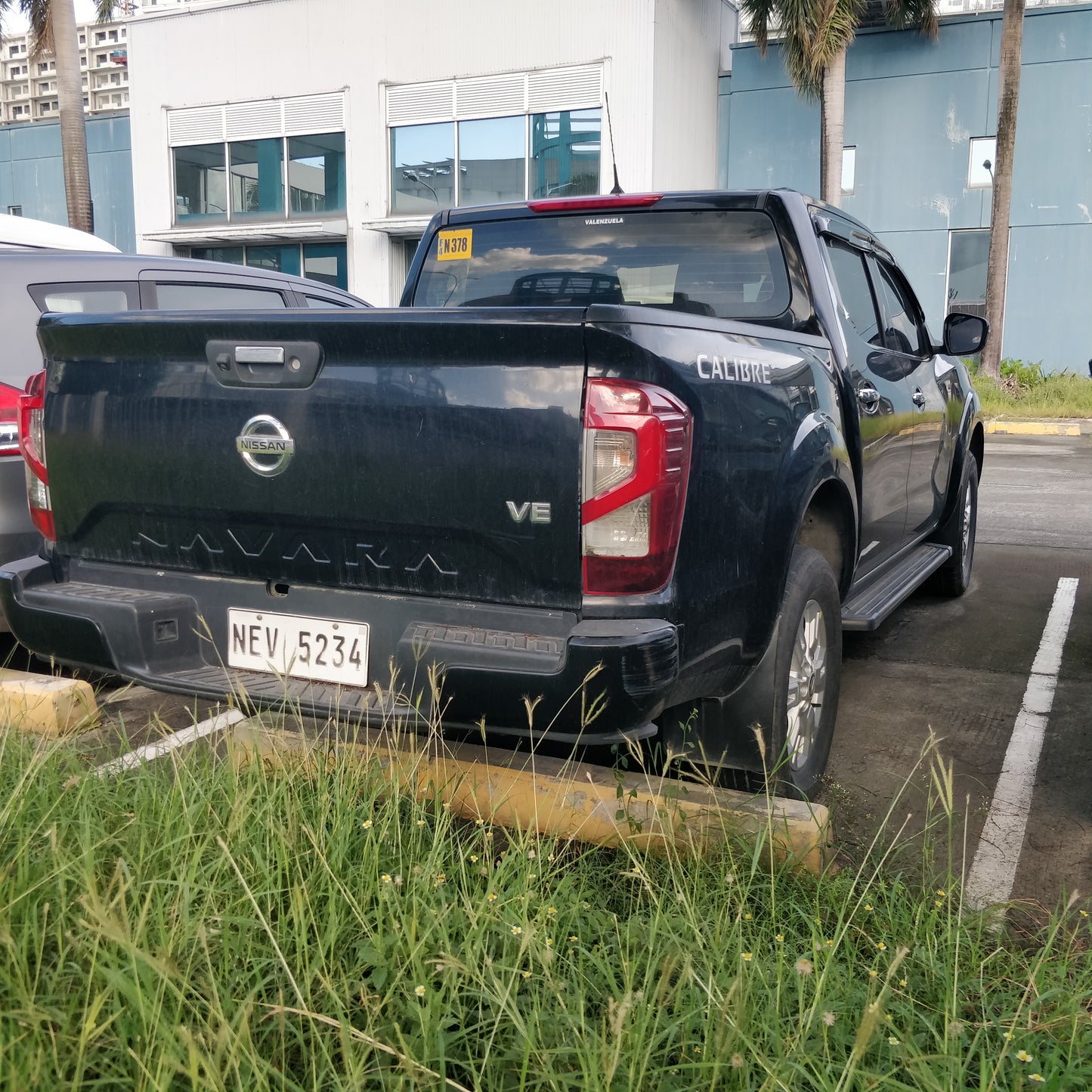 2021 Nissan Navara VE Calibre 4x2 2.5L, M/T, DSL 120T
