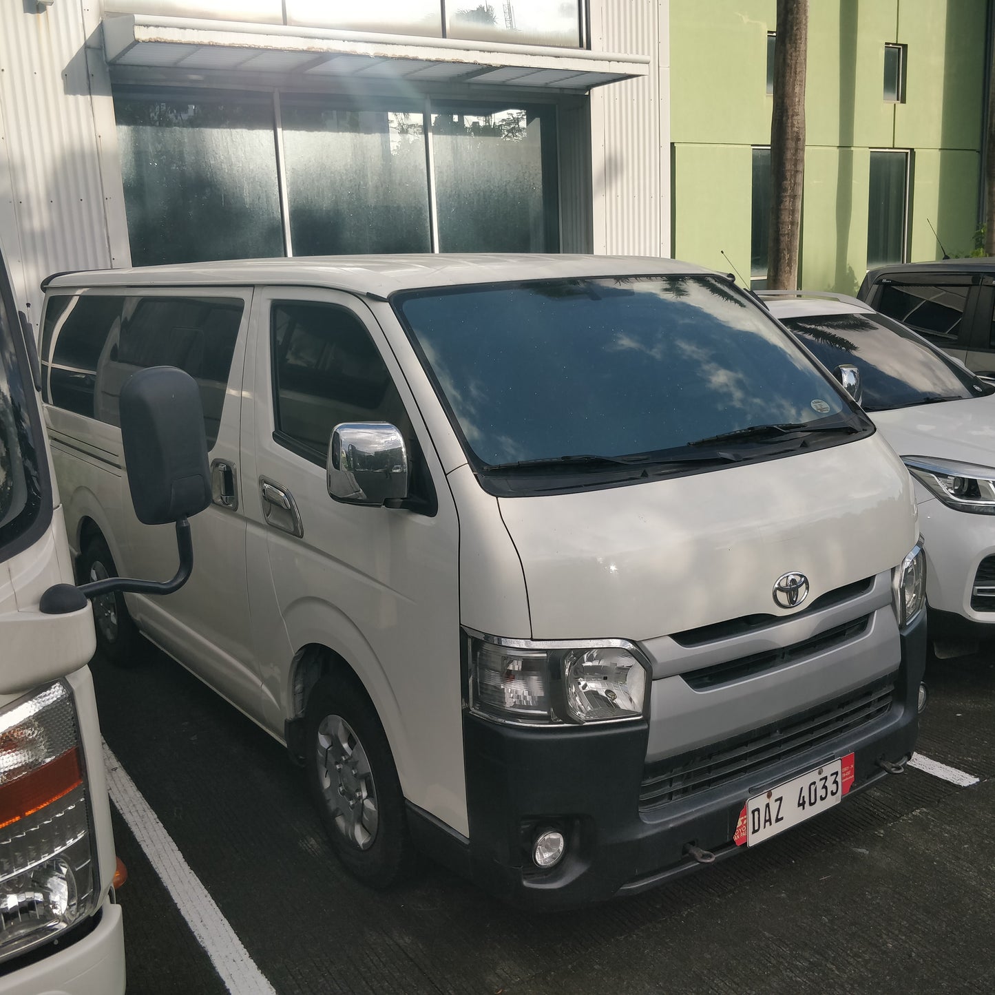2020 Toyota Hiace Commuter, MT, DSL 113T