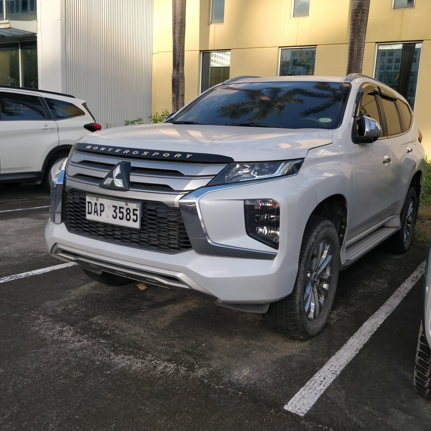 2022 Mitsubishi Montero Sport GLX 4x2 2.4D, MT, DSL 38T