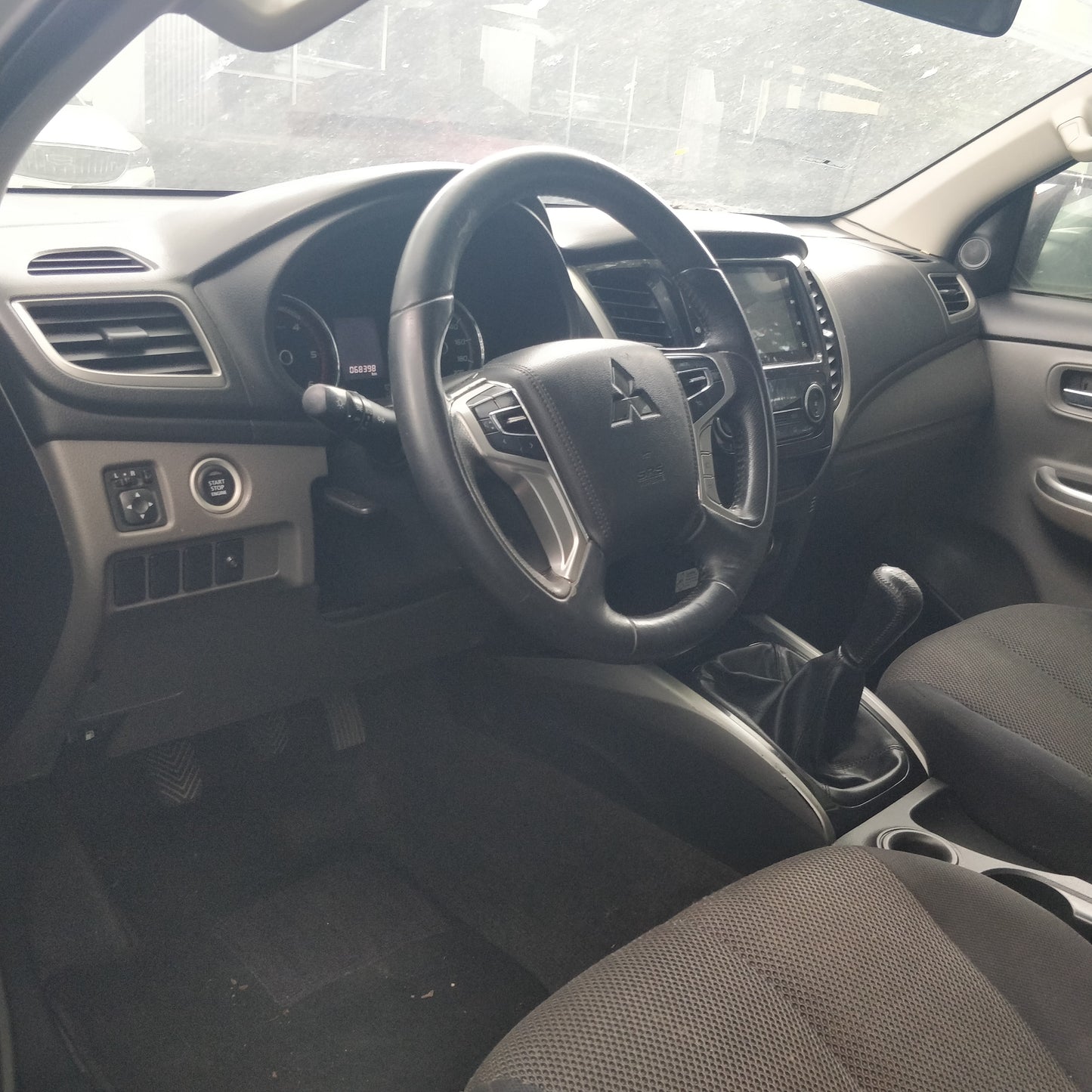Mitsubishi Montero Sport GLX 4x2 2.4D, M/T, DSL