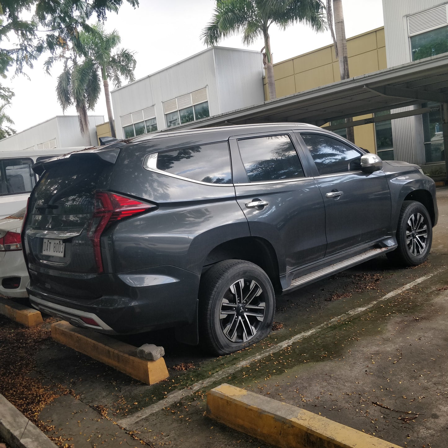 Mitsubishi Montero Sport GLX 4x2 2.4D, M/T, DSL