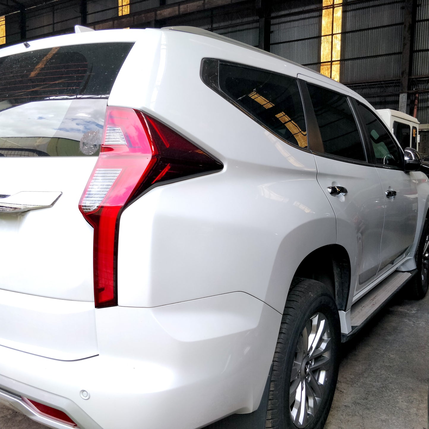 2023 Mitsubishi Montero Sport GLX 2WD, MT, DSL 18T