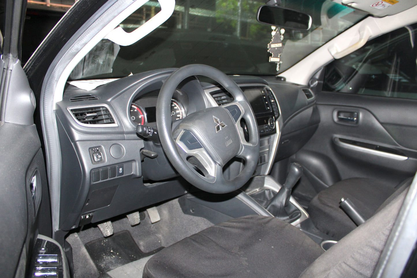 2020 Mitsubishi Strada GLX Plus 2.4L, MT, DSL 48T