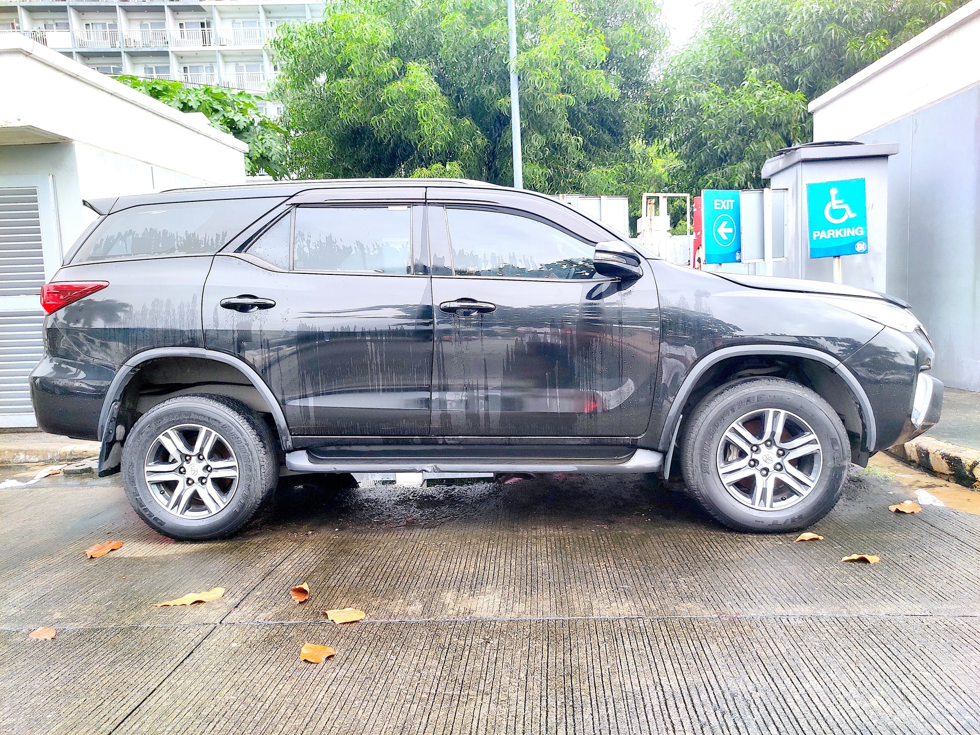 2020 Toyota Fortuner G 4x2 2.4L A/T Diesel with 47T mileage, great for family and off-road driving, available at ROPO.