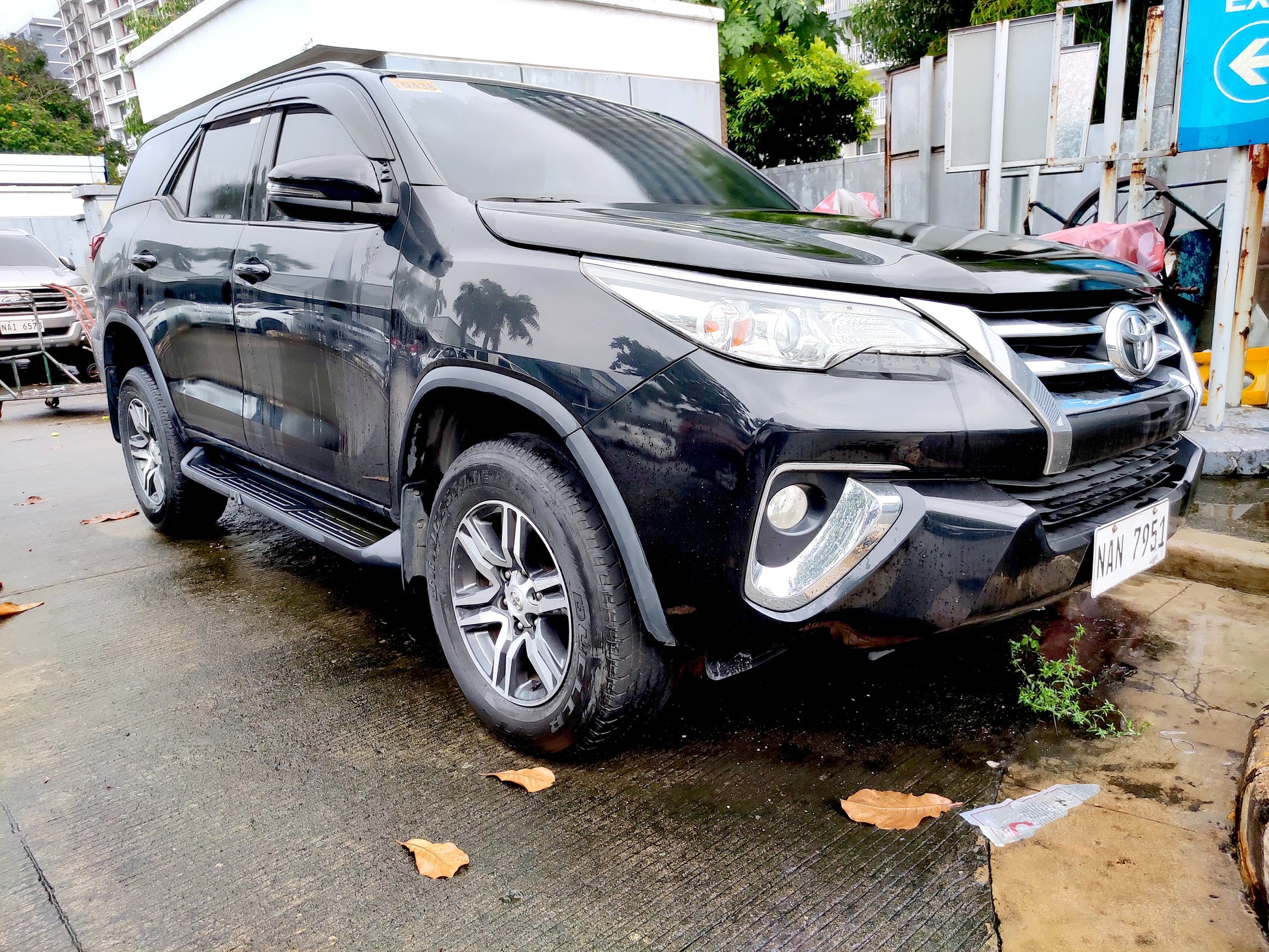 2020 Toyota Fortuner G 4x2 2.4L A/T Diesel with 47T mileage, great for family and off-road driving, available at ROPO.