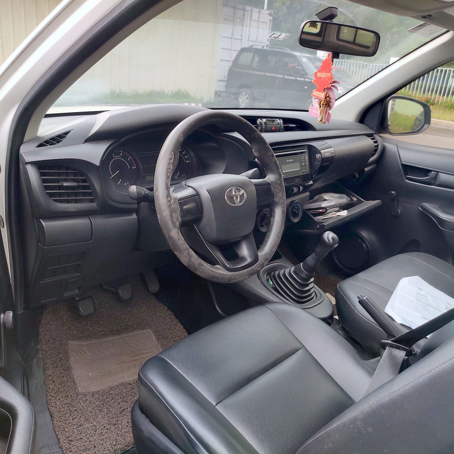2020 Toyota Hilux FX with rear AC 4x2 2.4 M/T, DSL 94T