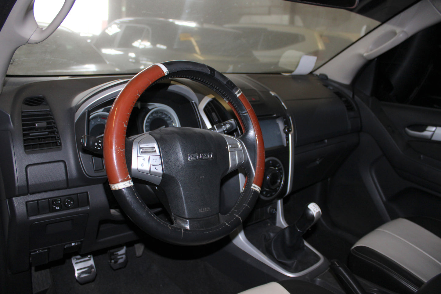 2017 Isuzu MU-X Manual Transmission Diesel with 156,000 km mileage available at ROPO - Quality Pre-Owned Cars in Metro Manila, Philippines.