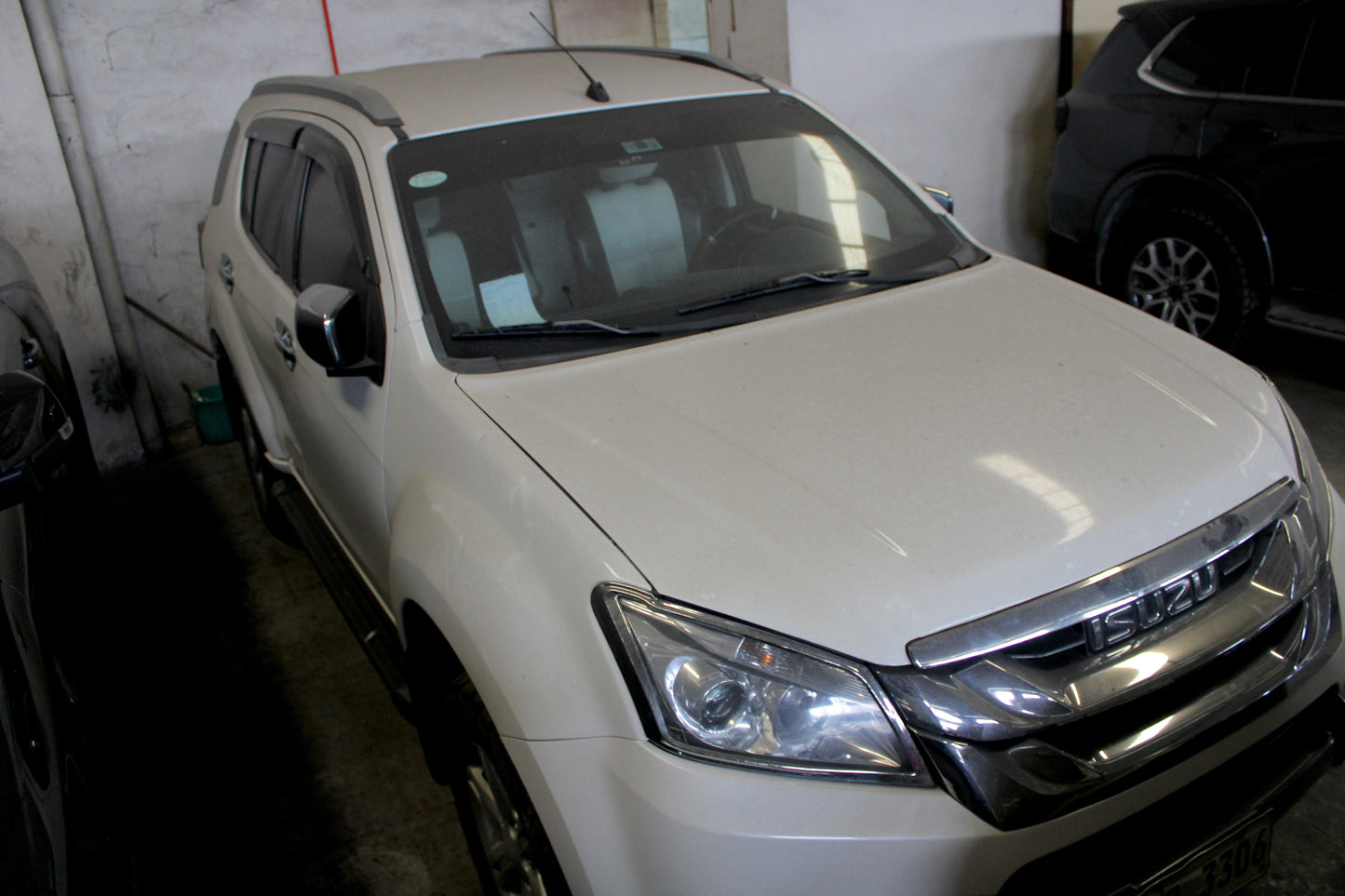 2017 Isuzu MU-X Manual Transmission Diesel with 156,000 km mileage available at ROPO - Quality Pre-Owned Cars in Metro Manila, Philippines.