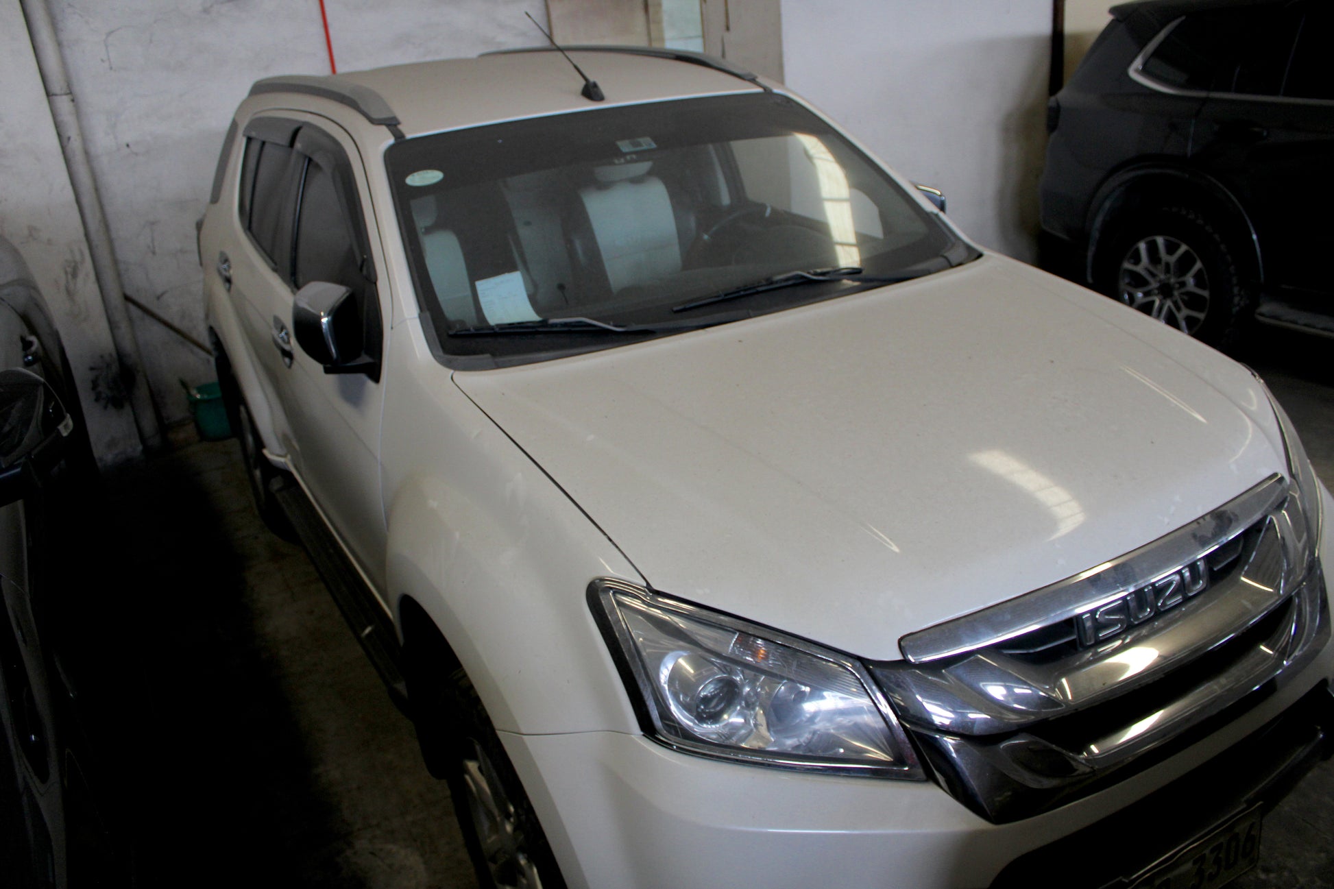 2017 Isuzu MU-X Manual Transmission Diesel with 156,000 km mileage available at ROPO - Quality Pre-Owned Cars in Metro Manila, Philippines.