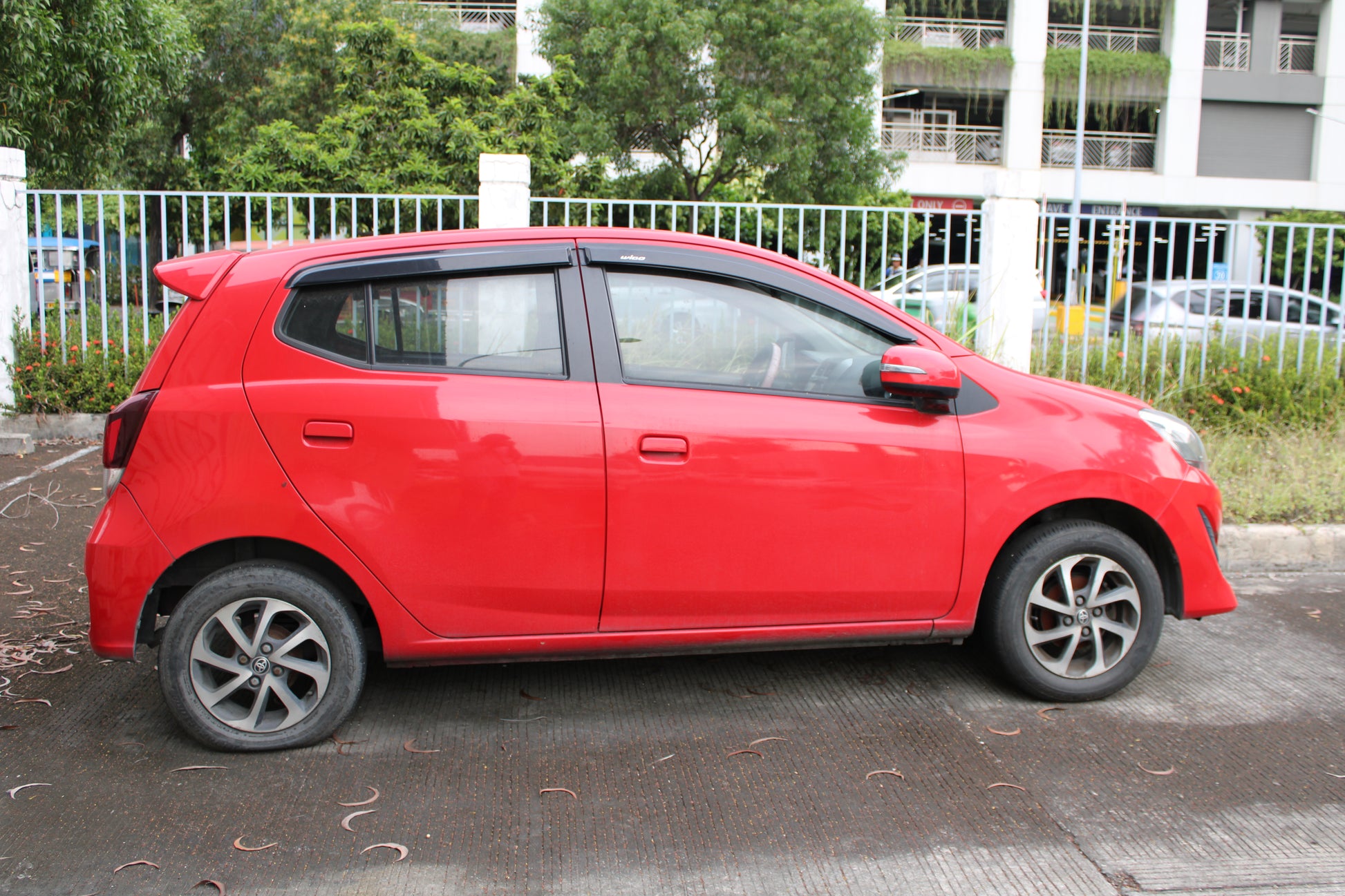 2020 Toyota Wigo 1.0 G Manual Gasoline with 49,000 km mileage available at ROPO - Quality Pre-Owned Cars in Metro Manila, Philippines.
