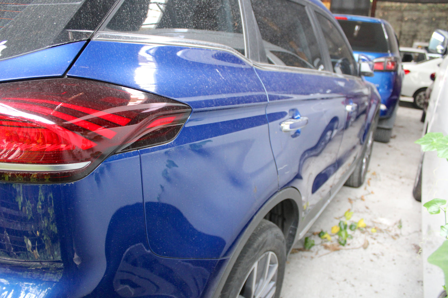 2022 Geely Azkarra Luxury 48V EMS 4WD Automatic Gasoline with 46,000 km mileage available at ROPO - Quality Pre-Owned Cars in Metro Manila, Philippines.