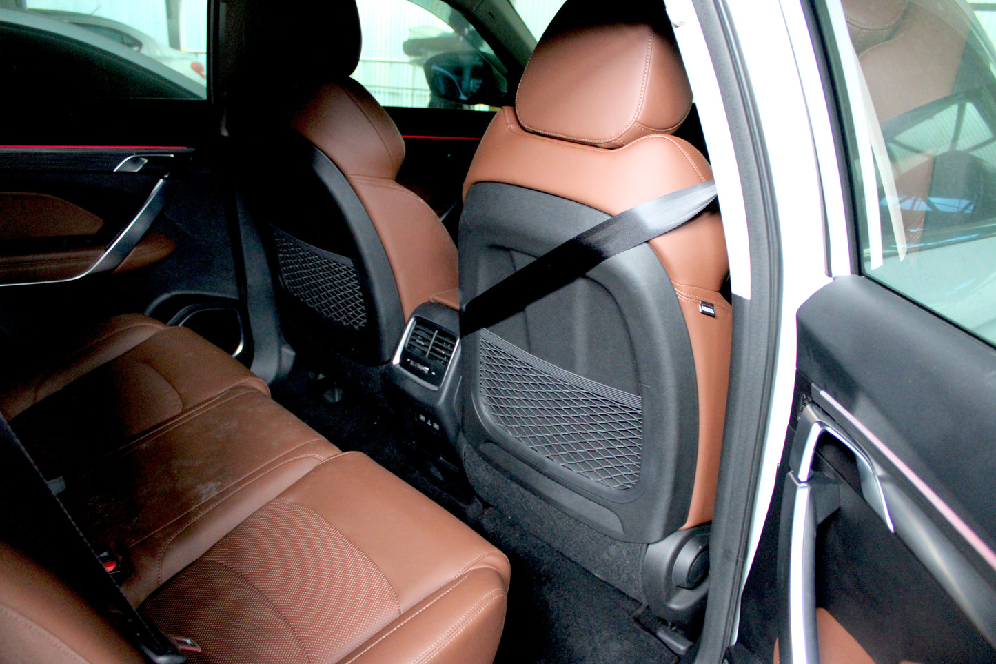 2023 Geely Azkarra Luxury 1.5 Automatic Gasoline with 7,000 km mileage and Unencumbered CR available at ROPO - Quality Pre-Owned Cars in Metro Manila, Philippines.