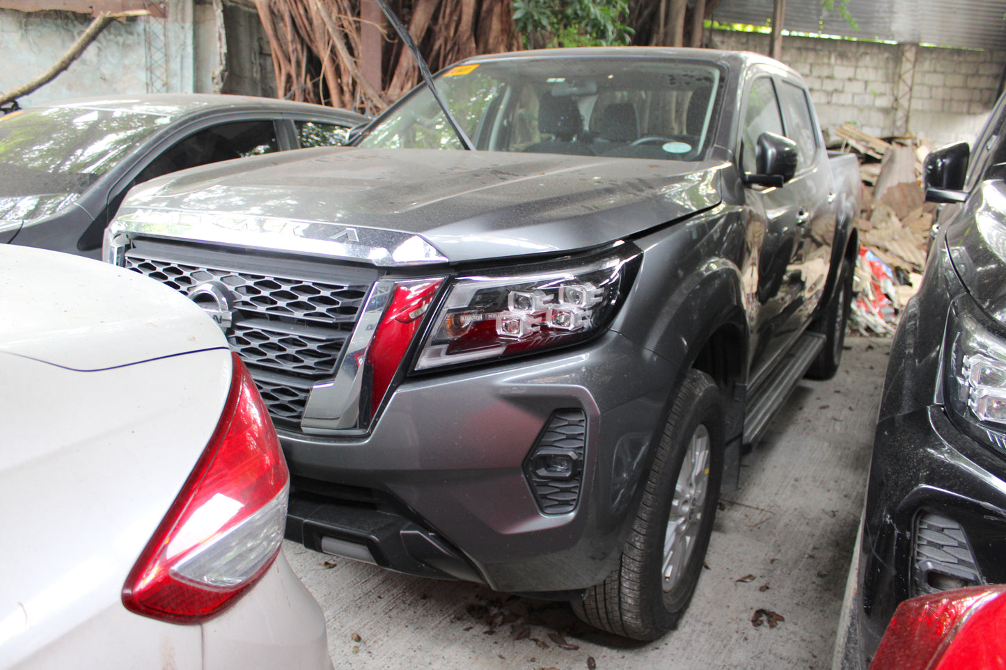 2023 Nissan Navara NP300 VE Calibre 4x2 2.5L Automatic Diesel with 29,000 km mileage available at ROPO - Quality Pre-Owned Cars in Metro Manila, Philippines.