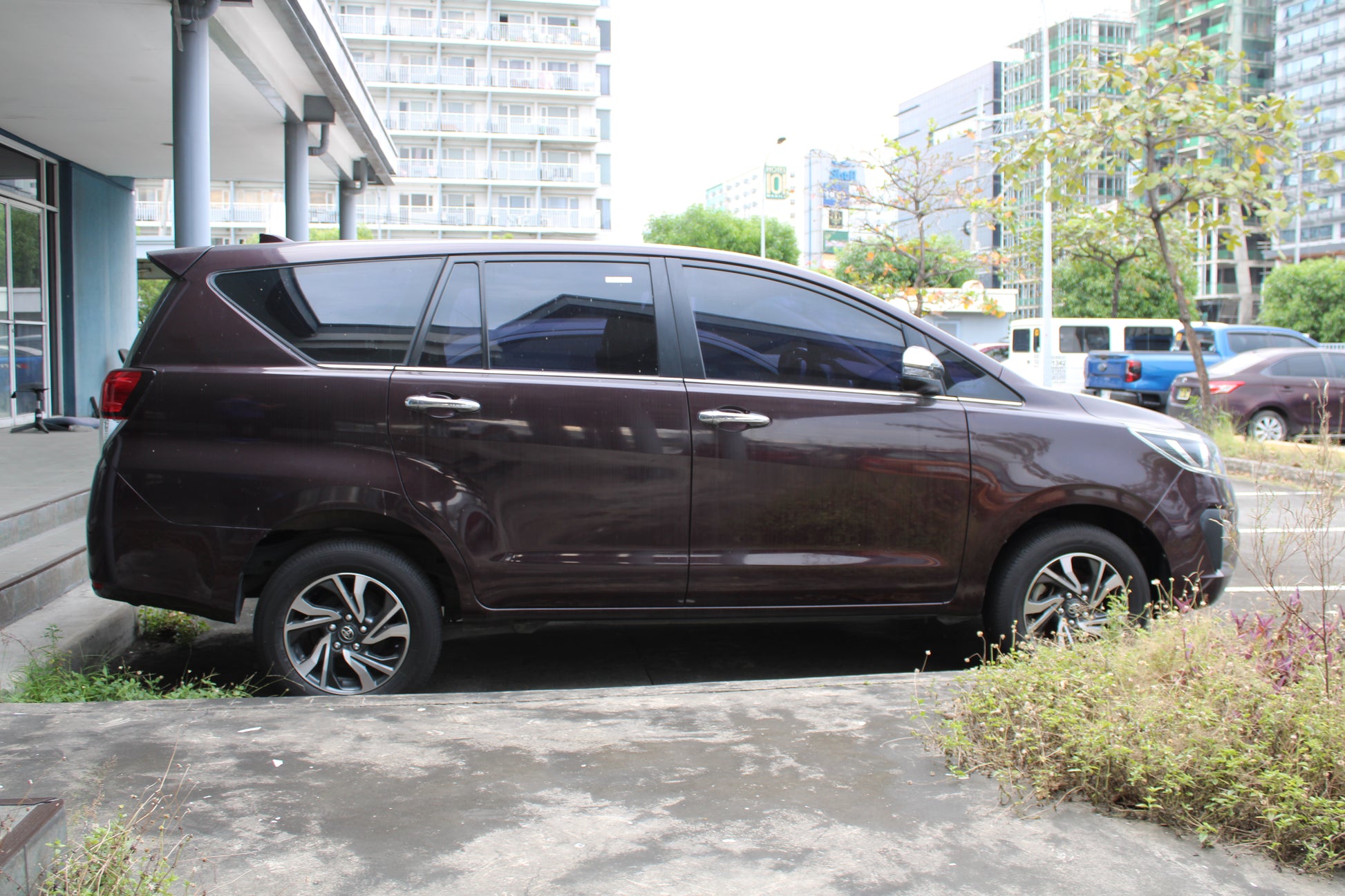 2023 Toyota Innova 2.8 G Automatic Diesel with 9,000 km mileage available at ROPO - Quality Pre-Owned Cars in Metro Manila, Philippines.