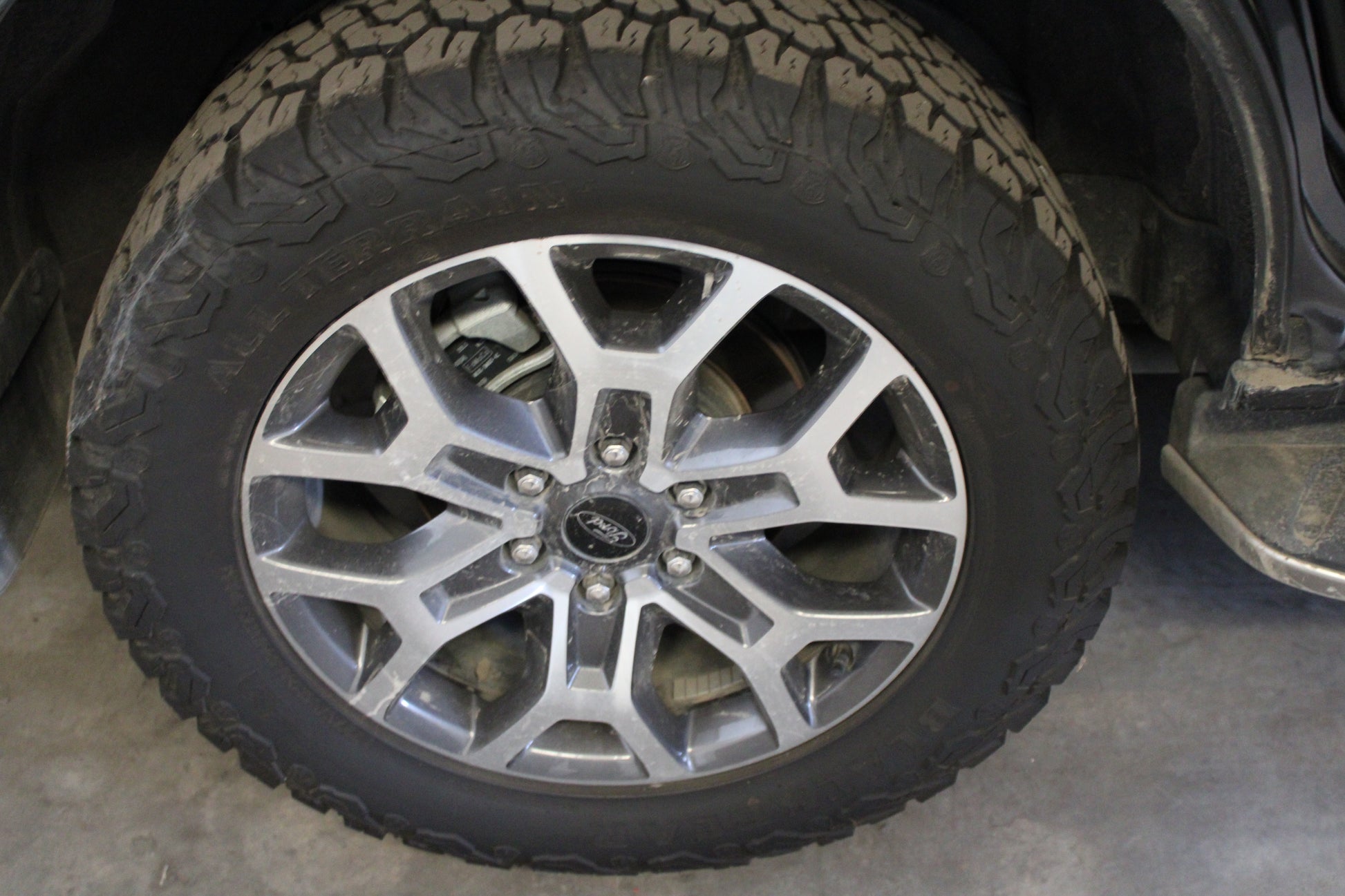 2024 Ford Everest Automatic Diesel with 9,400 km mileage available at ROPO - Quality Pre-Owned Cars in Metro Manila, Philippines.