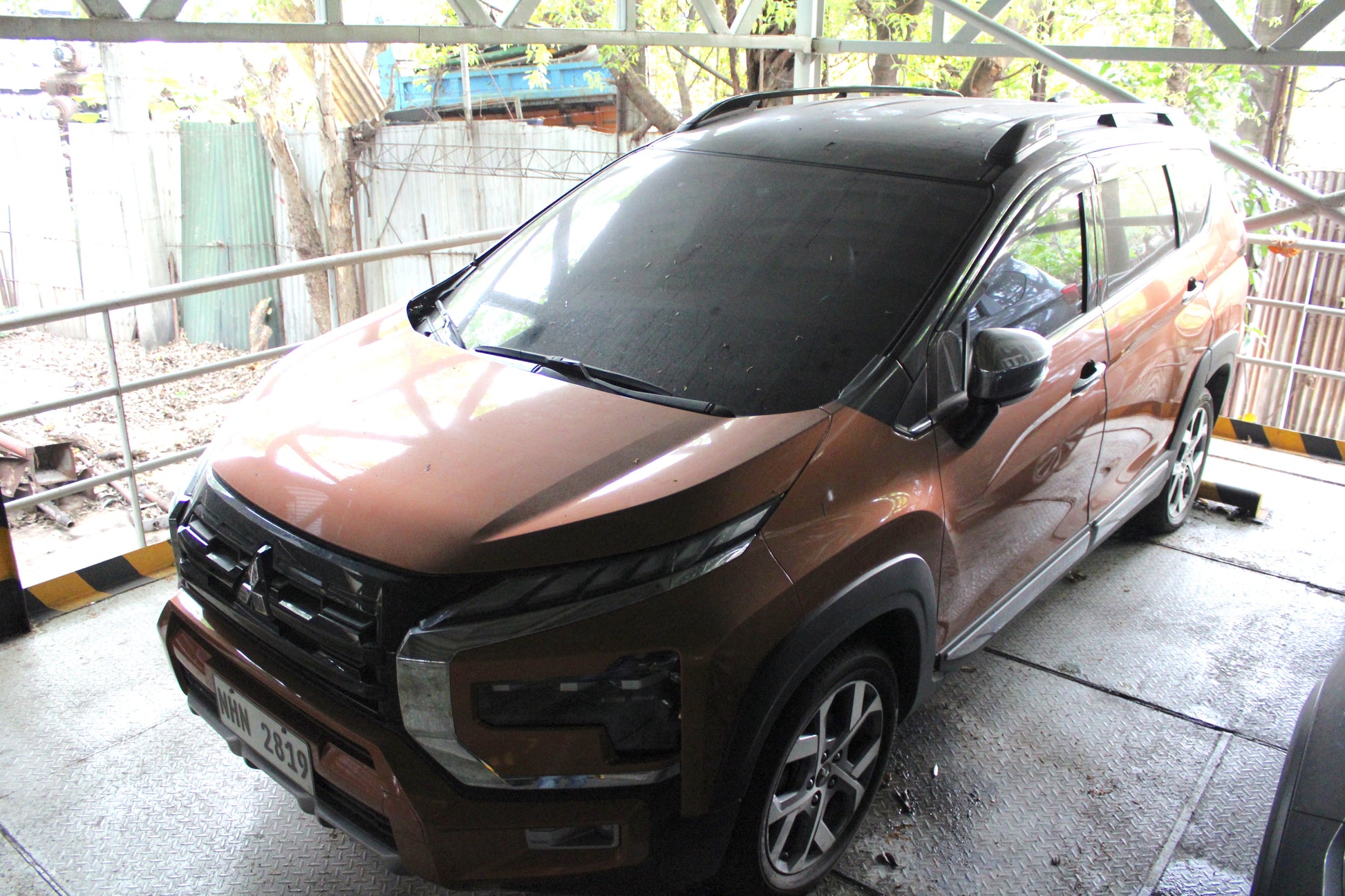 2024 Mitsubishi Xpander Cross 1.5G 2WD Automatic Gasoline with 15,000 km mileage available at ROPO - Quality Pre-Owned Cars in Metro Manila, Philippines.