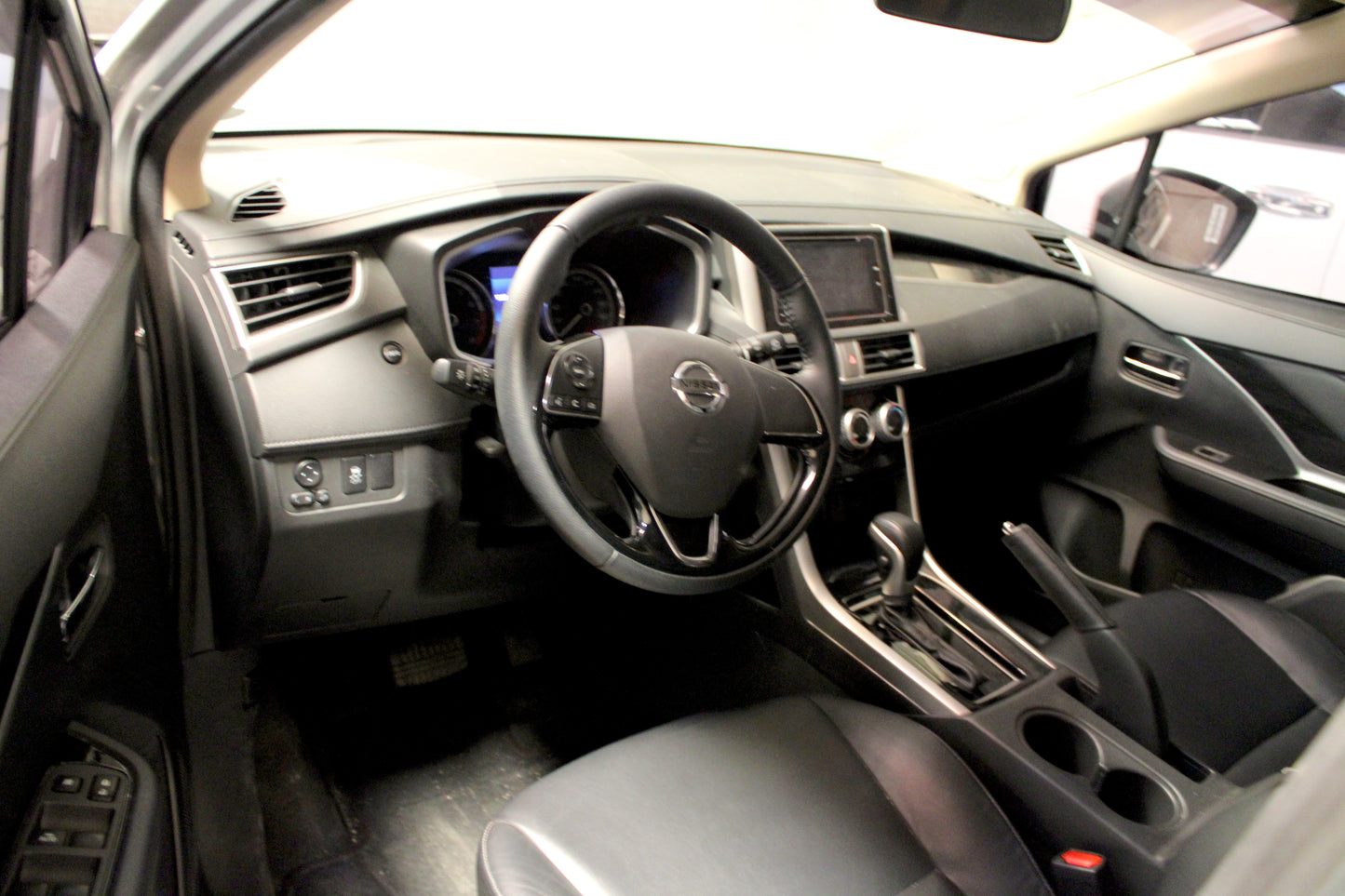 2024 Nissan Livina 1.5 VL MPV Automatic Gasoline with 3,500 km mileage available at ROPO - Quality Pre-Owned Cars in the Philippines.