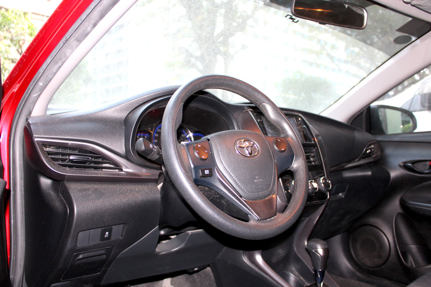 2022 Toyota	Vios 1.3 XLE CVT, AT, GAS	30T