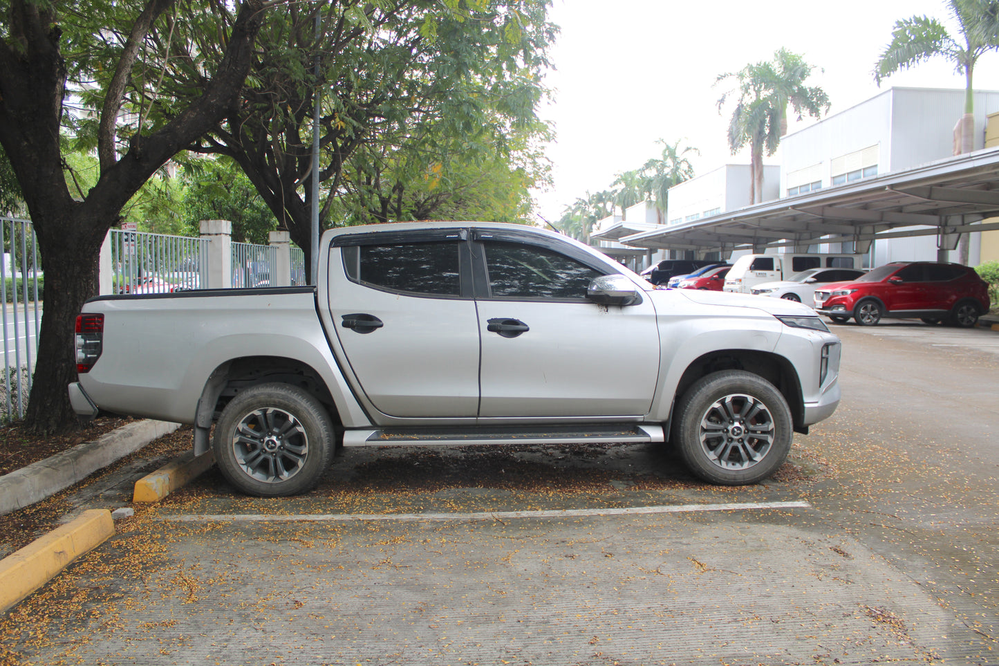 2021 Mitsubishi Strada GLS 2WD 2.4, AT, DSL	61T