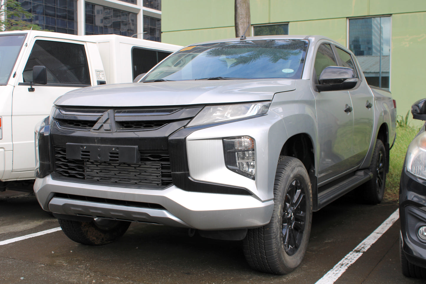 2023 Mitsubishi Strada GLS 4x2 2.4D, AT, DSL 2T