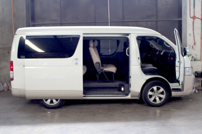 2017 Toyota Hi-Ace GL Grandia, M/T, Diesel, 301k