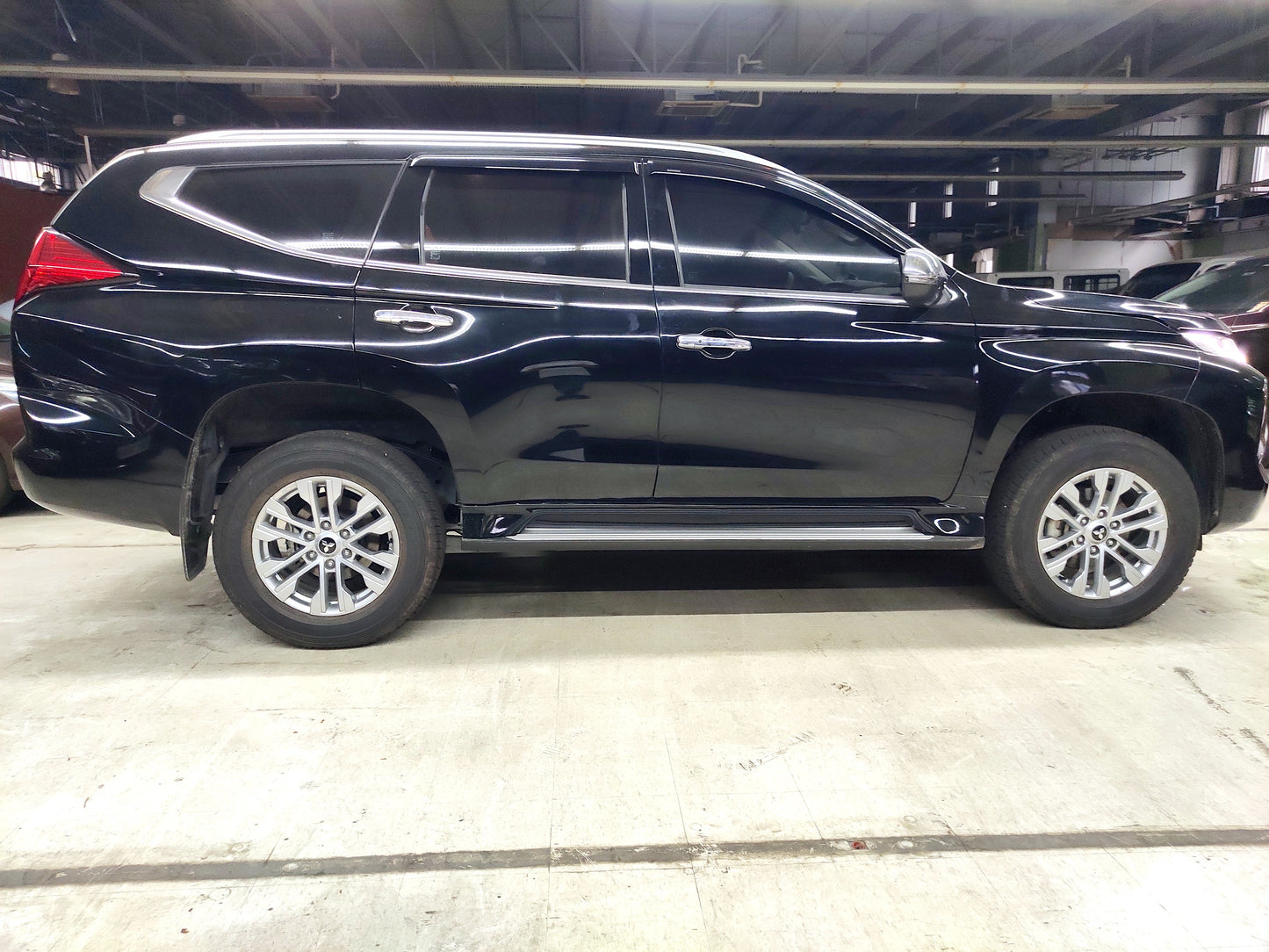 2023 Mitsubishi Montero Sport GLS 4x2