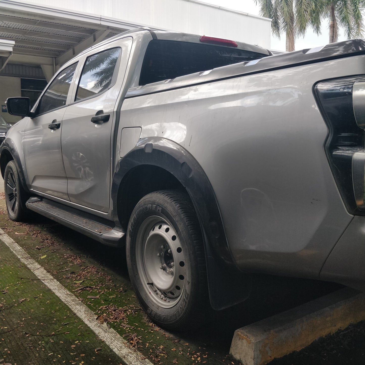 2023 Isuzu D-Max LS-A 4x2 3.0, A/T, DSL 61T