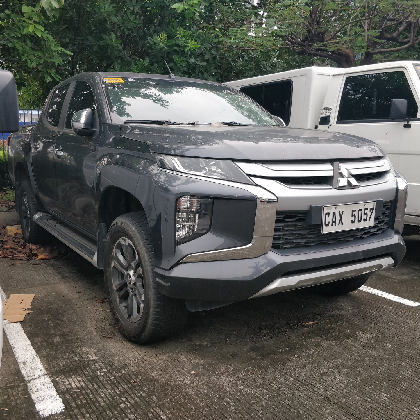 2022 Mitsubishi Strada GLS 4x2 2.4D AT DSL	13T