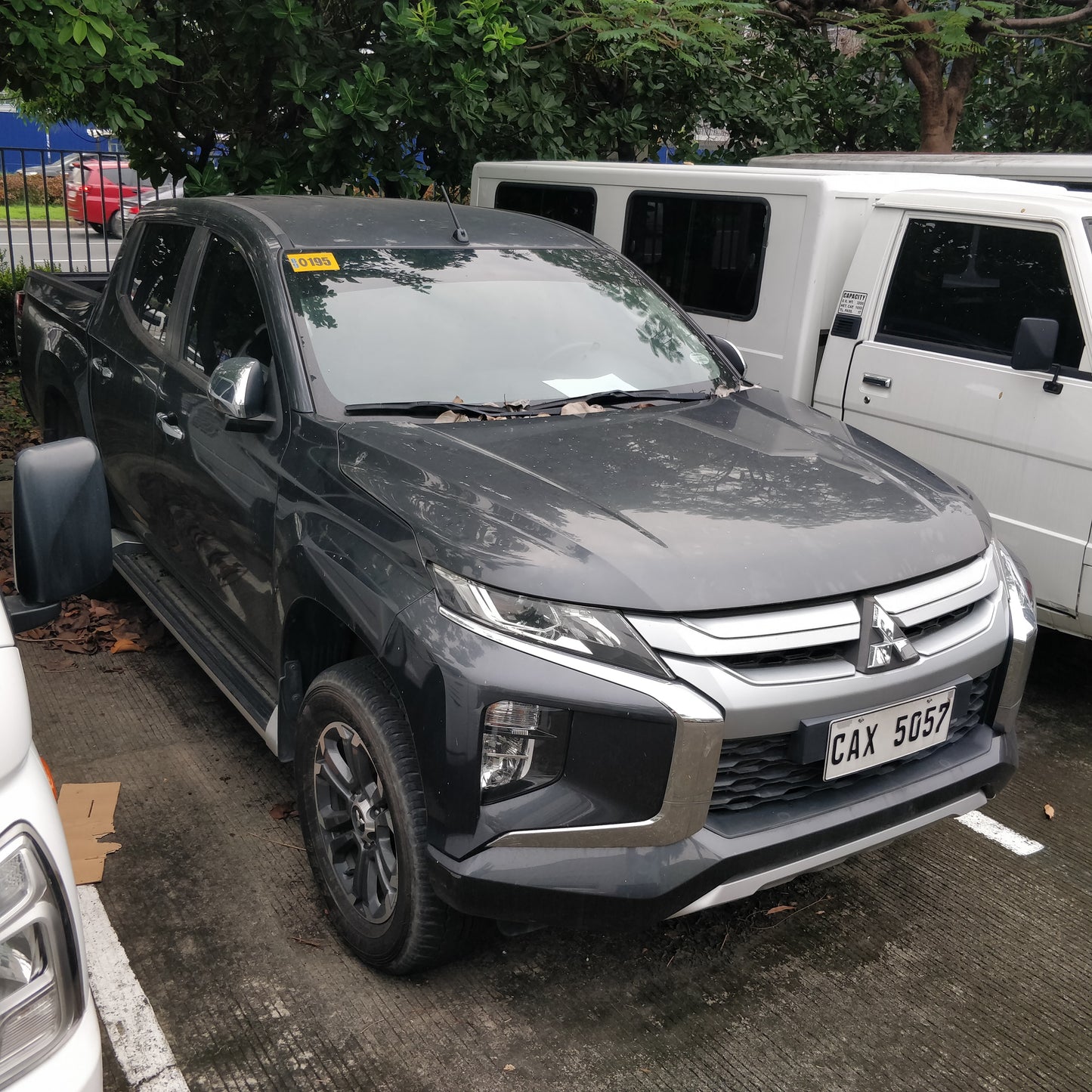 2022 Mitsubishi Strada GLS 4x2 2.4D AT DSL	13T