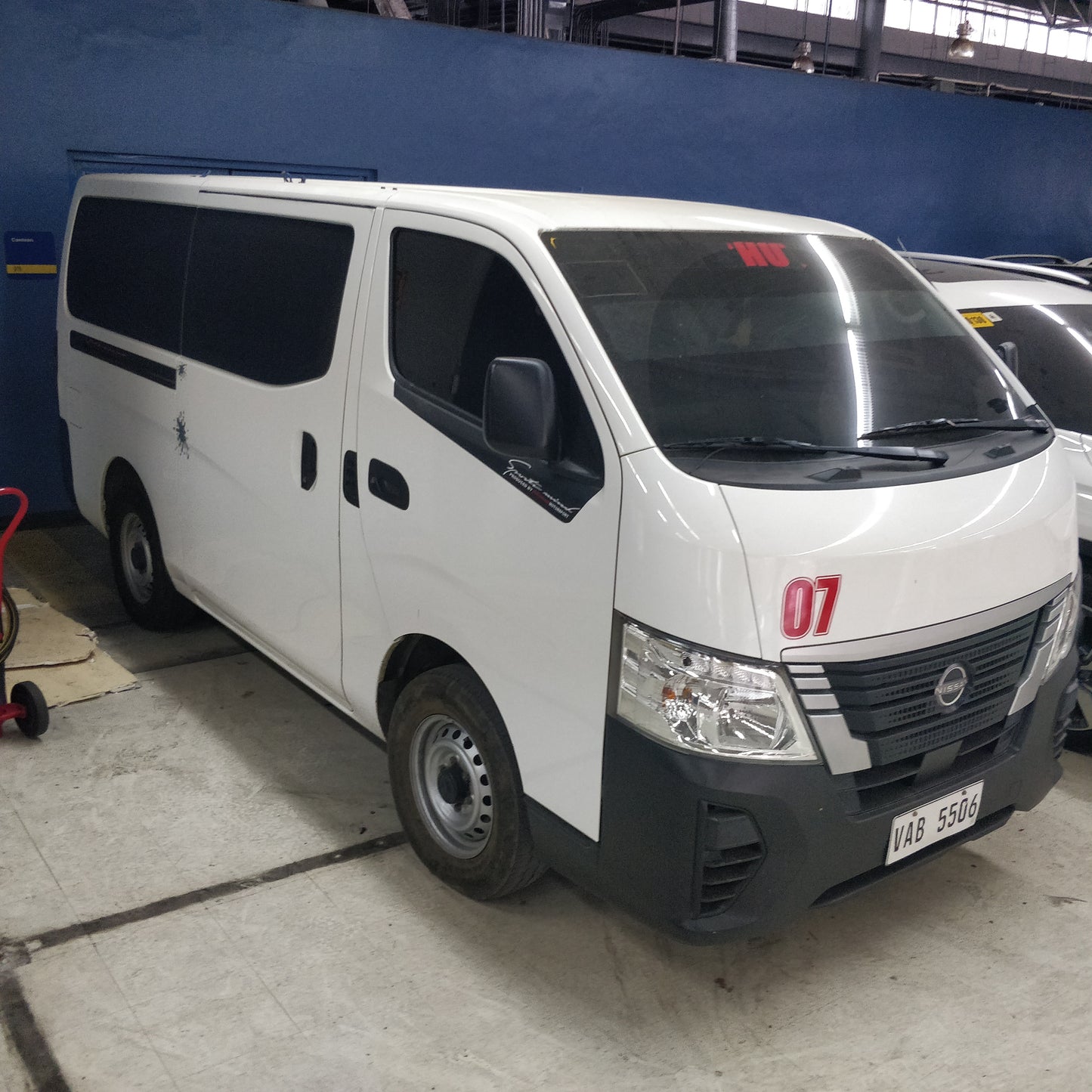2023 Nissan Urvan NV350 15-Str, MT, DSL 96T