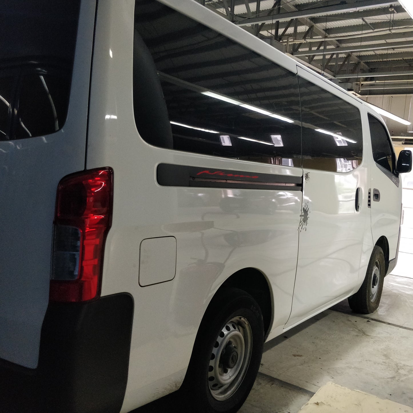 2023 Nissan Urvan NV350 15-Str, MT, DSL 96T