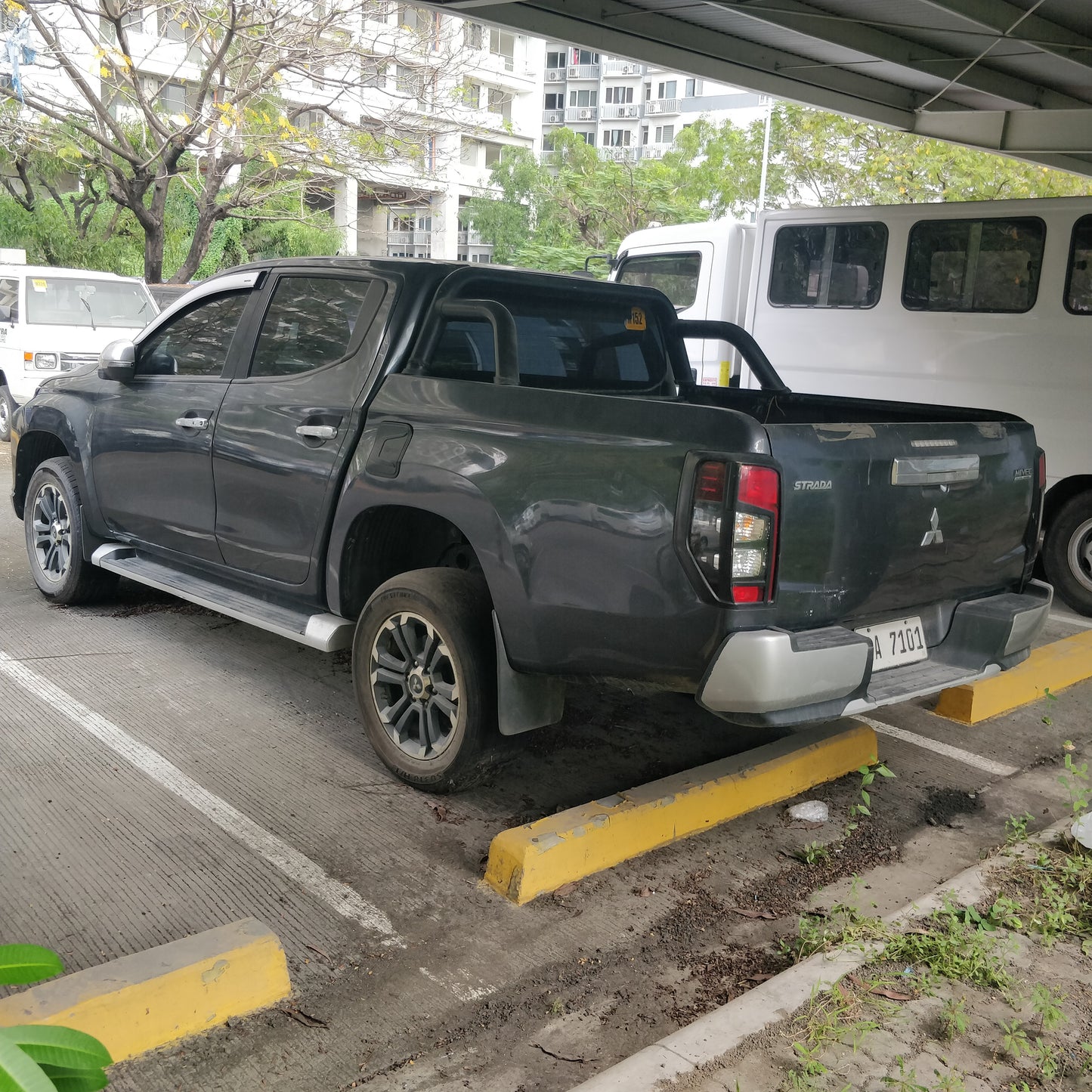 2020 Mitsubishi Strada GLS 4x4 2.4D, MT, DSL 127T