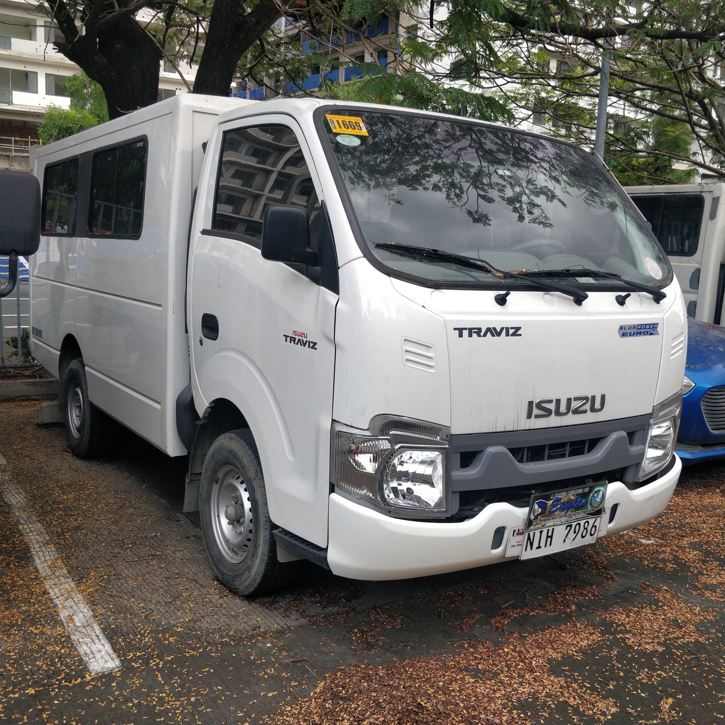2023 Isuzu Traviz L Utility Van Dual AC, MT, DSL 18T