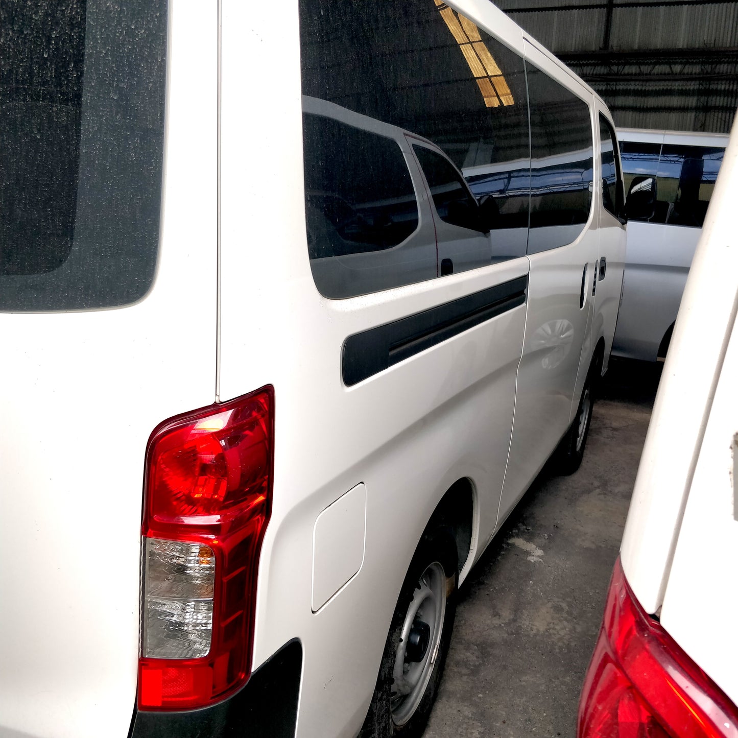 2023 Nissan Urvan NV350 Standard 18-Str, MT, DSL 43T