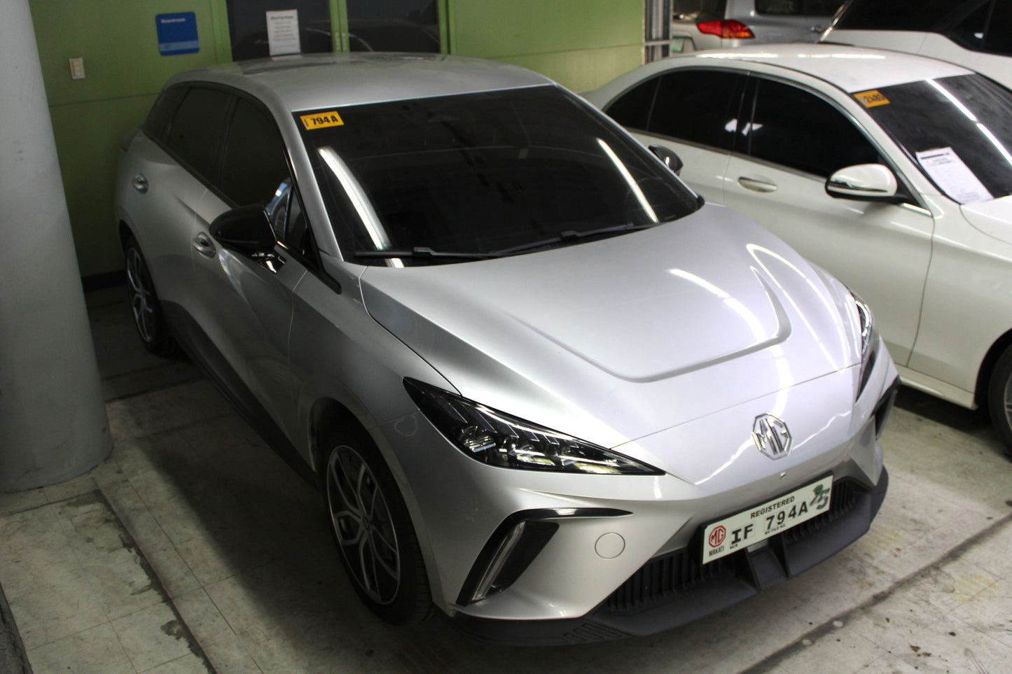 2024 MG 4 EV Lux AT Electric 4T