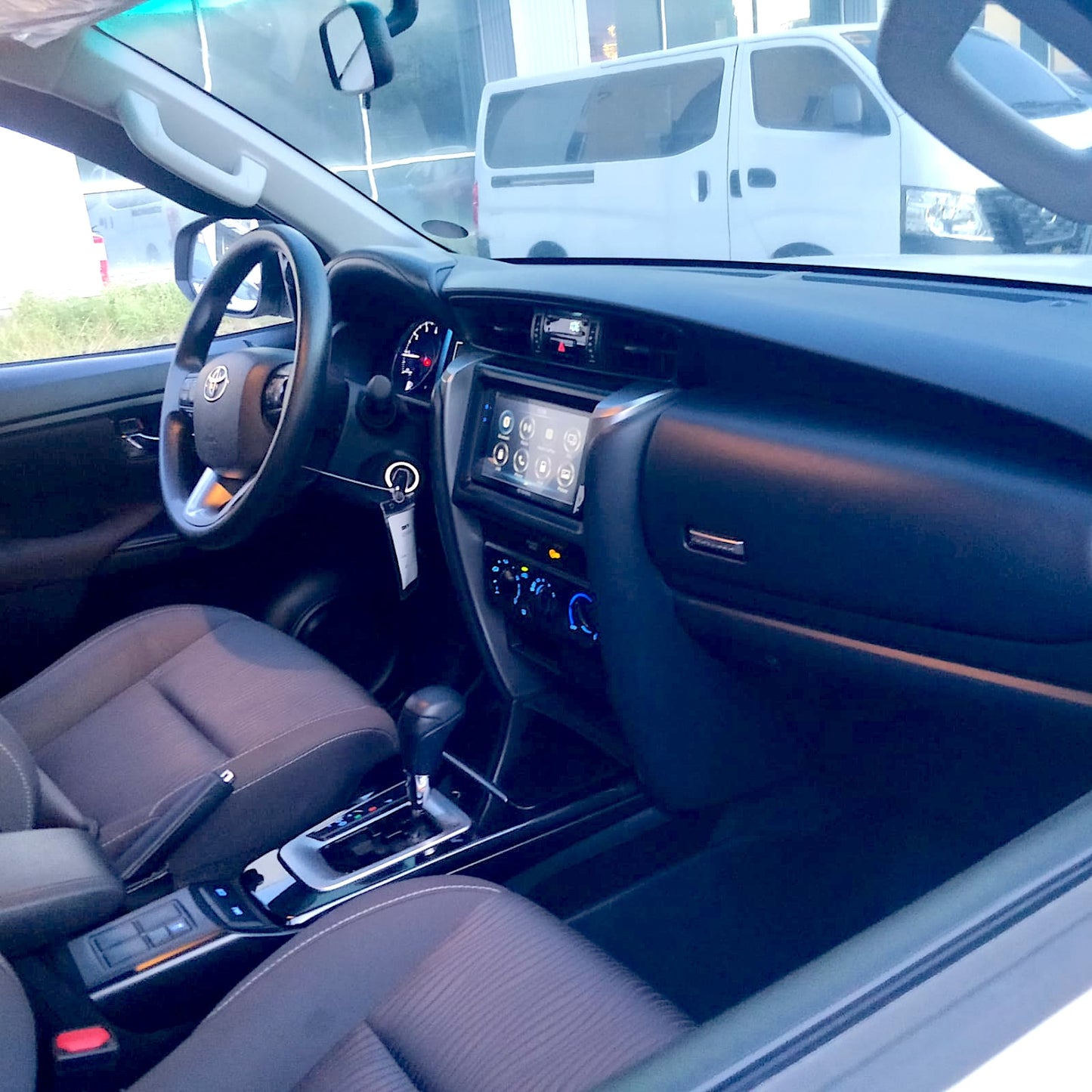 2022 Toyota Fortuner G 4x2 2.4L, AT, DSL 43T